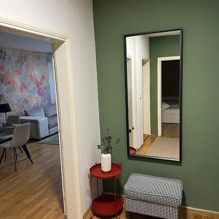 Apartment 7 Emperors